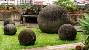 Photo of stone spheres from www.templeilluminatus.com.