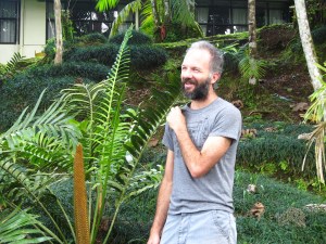 Horticulturist Dave Janas leading the Garden Walk November 8, 2014. Photo by Liz Allen.
